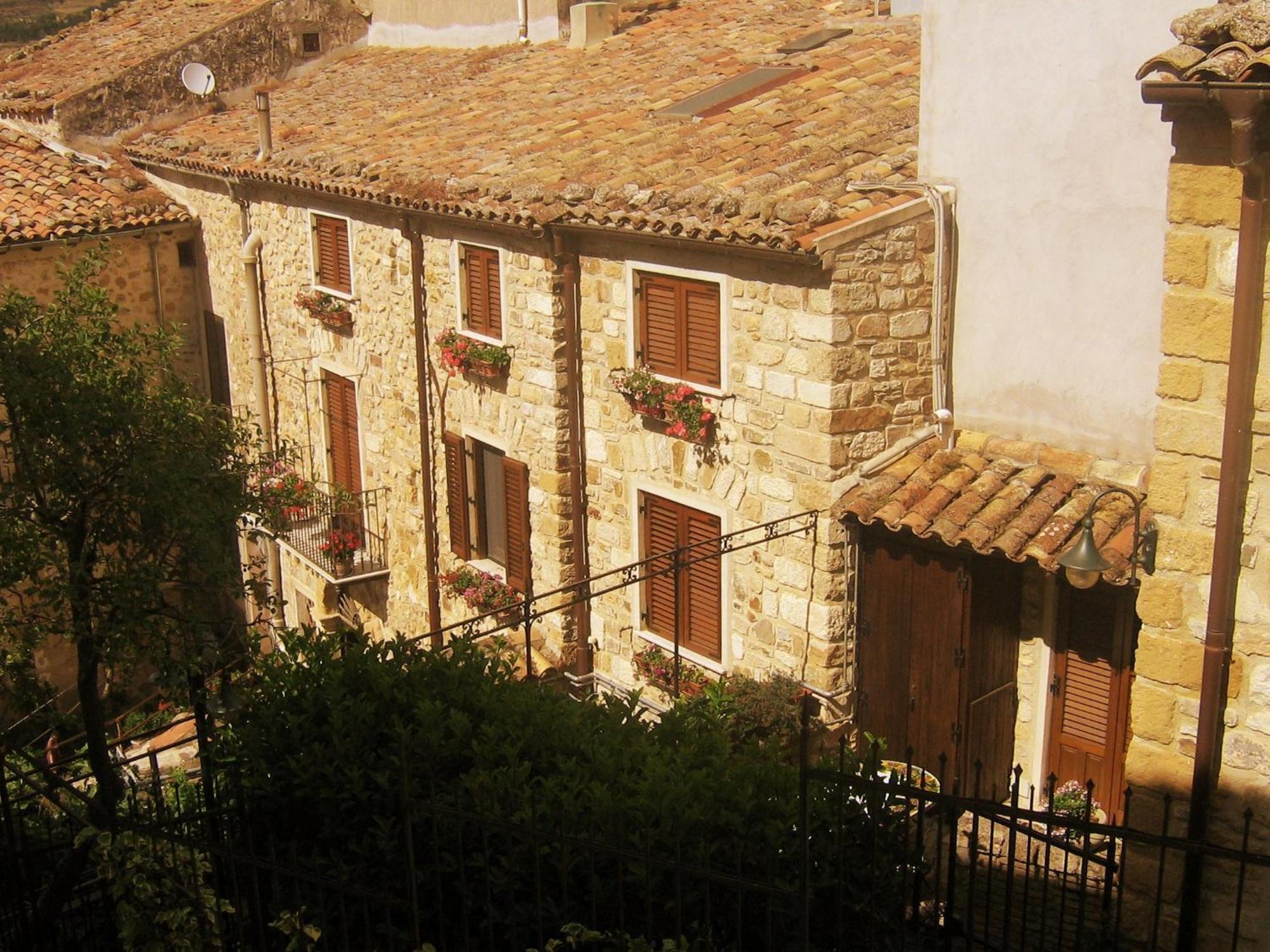 Il Castello Bed and Breakfast Petralia Sottana Eksteriør billede